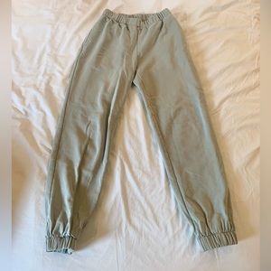 Brandy Melville John Galt Rosa Sweatpants in Green